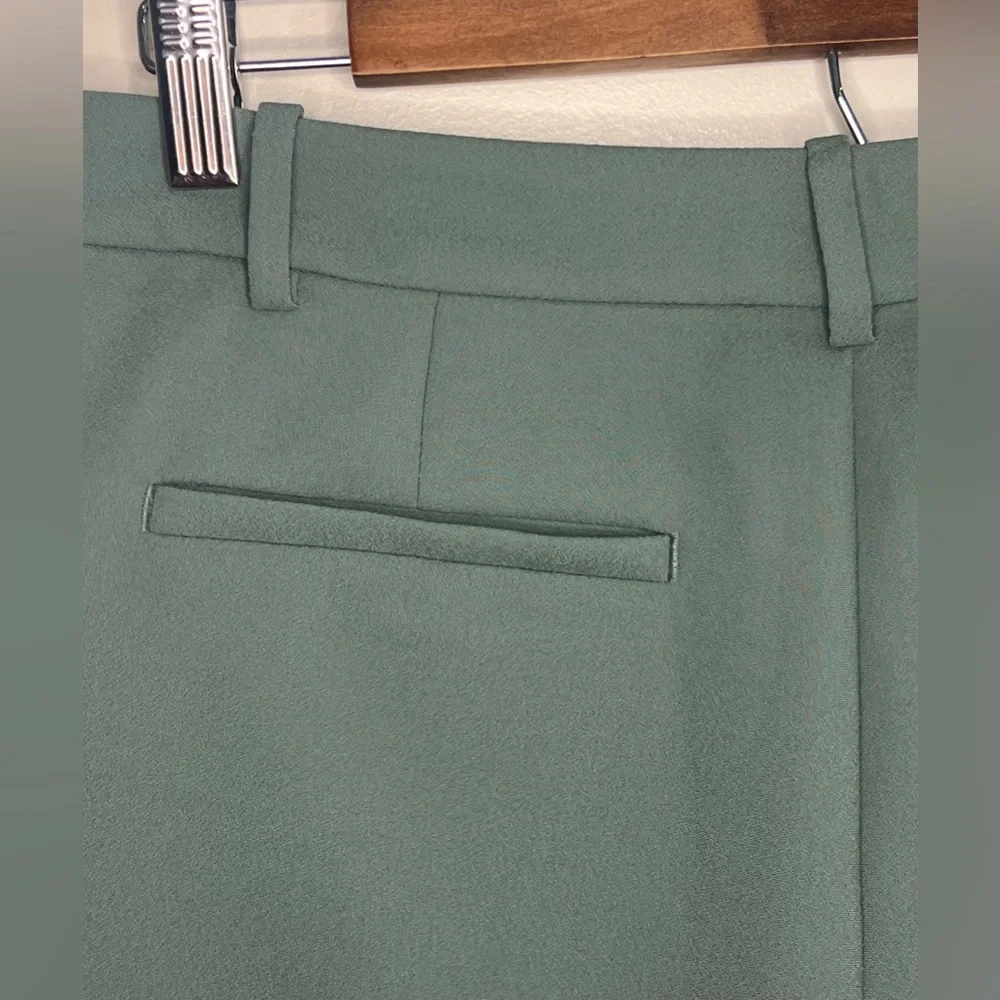 NWT J.Crew Belted Crepe Short in Topiary Size 4